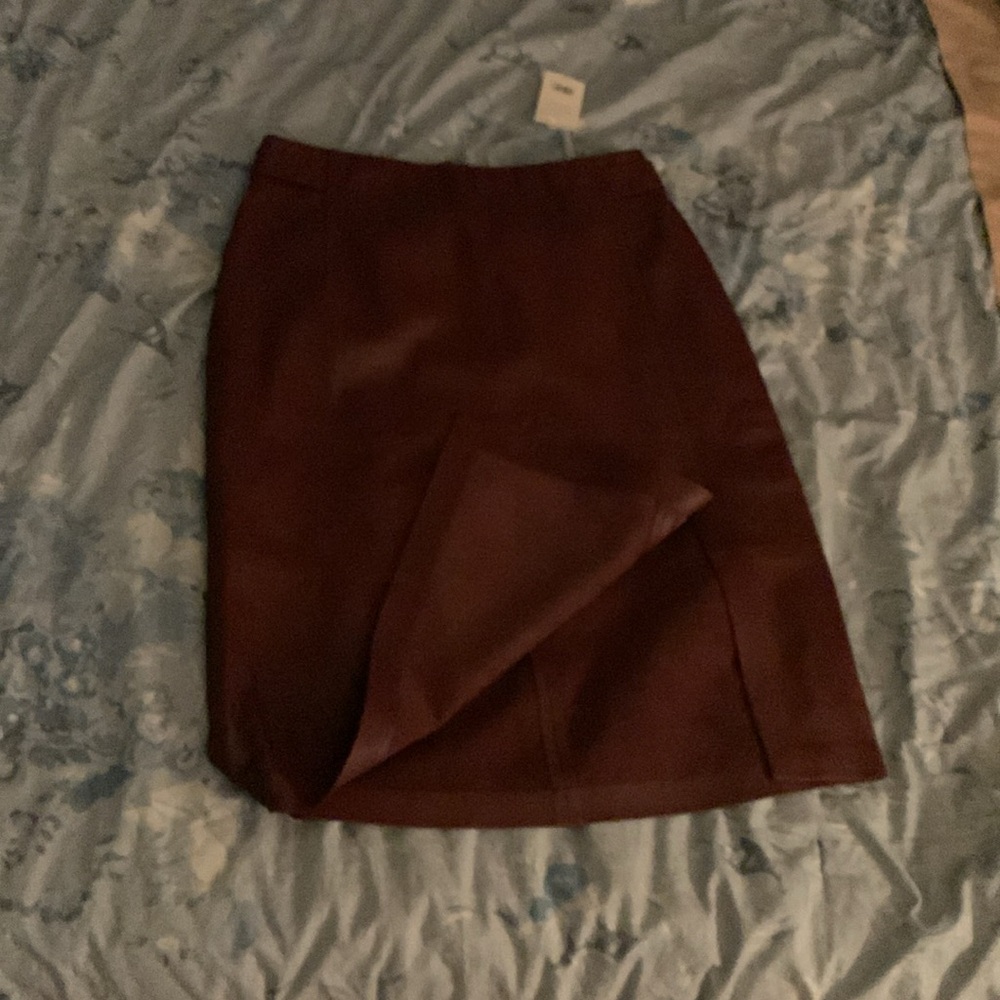 Vince
Leather
Pencil Skirt Elegant Burgundy Leather Skirt - Picture 12 of 16